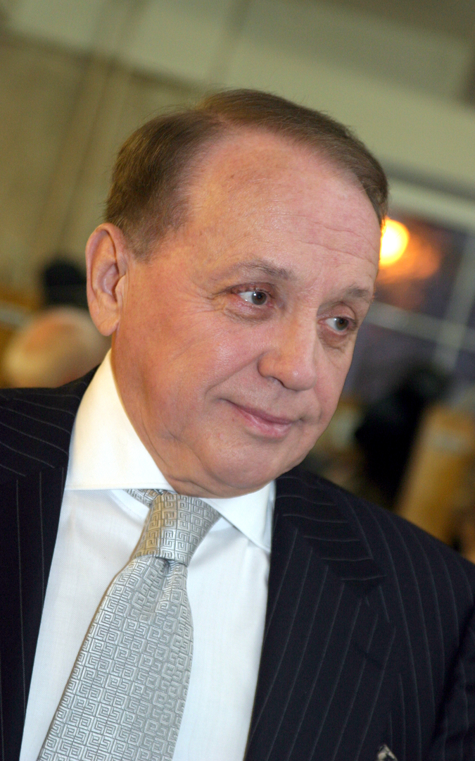 Александр Масляков с 1964 года бессменный руководитель и ведущий телепередачи «КВН»