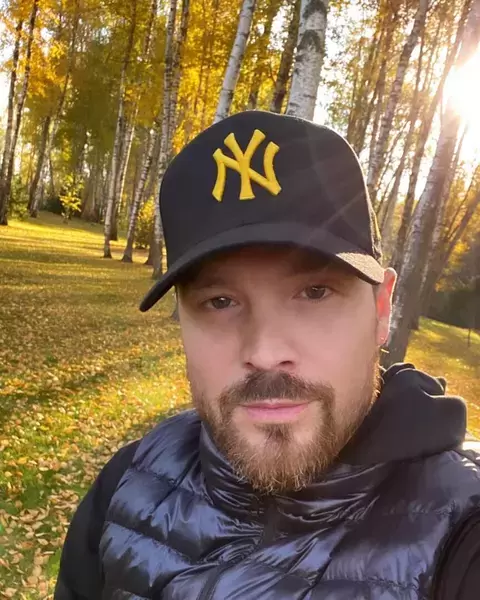 Алексей Чадов на прогулке