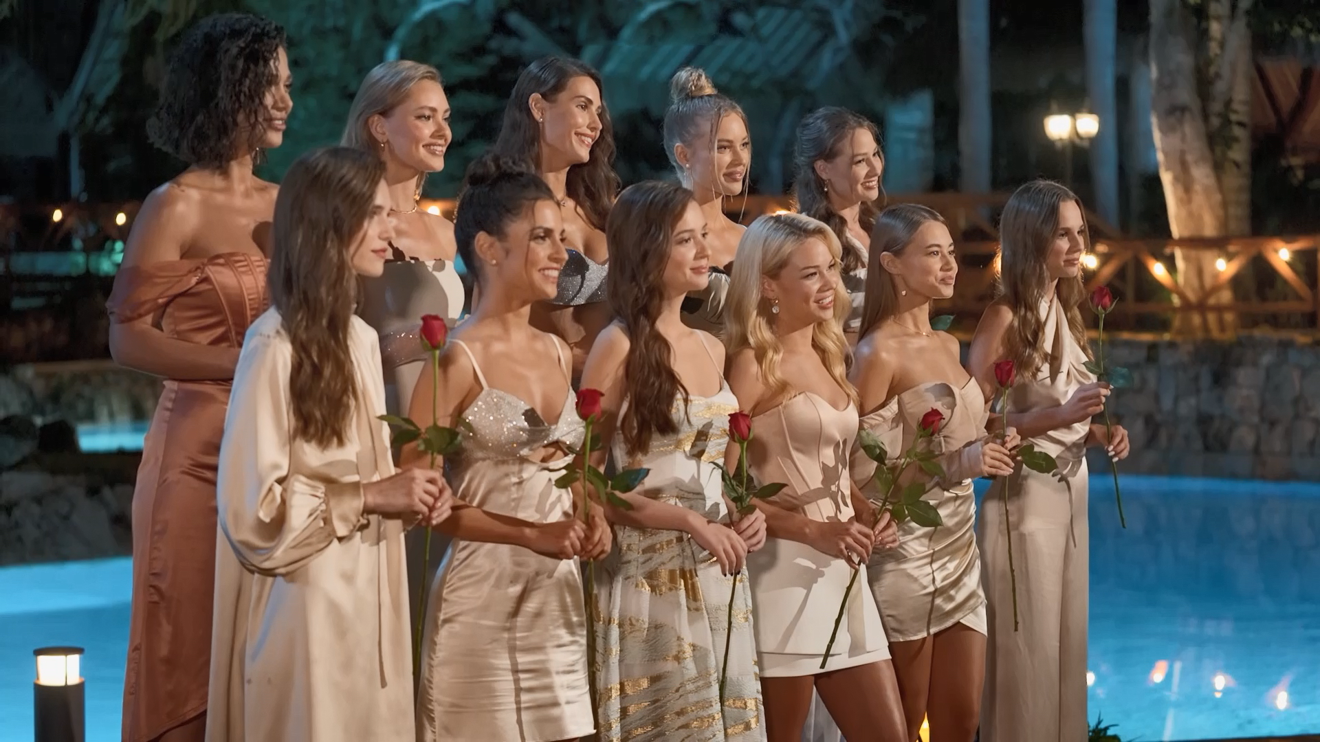 Девушки на церемонии роз