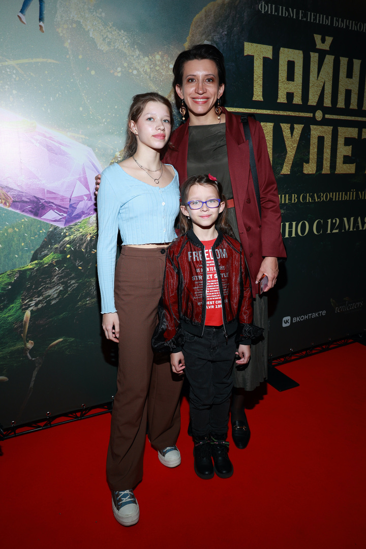 Елена Борщева с дочерьми