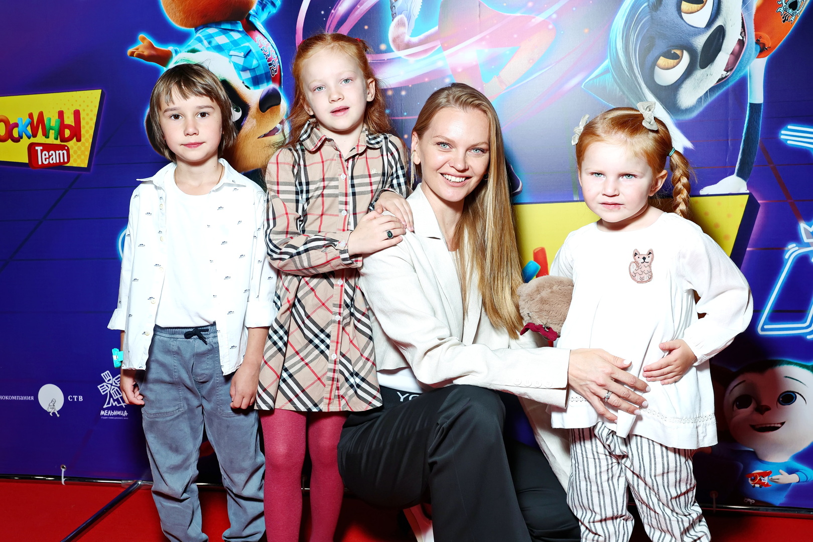 Елена Кулецкая с детьми