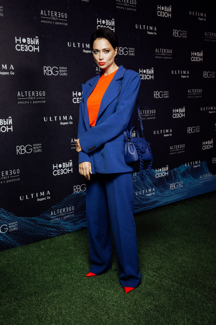 Настасья Самбурская