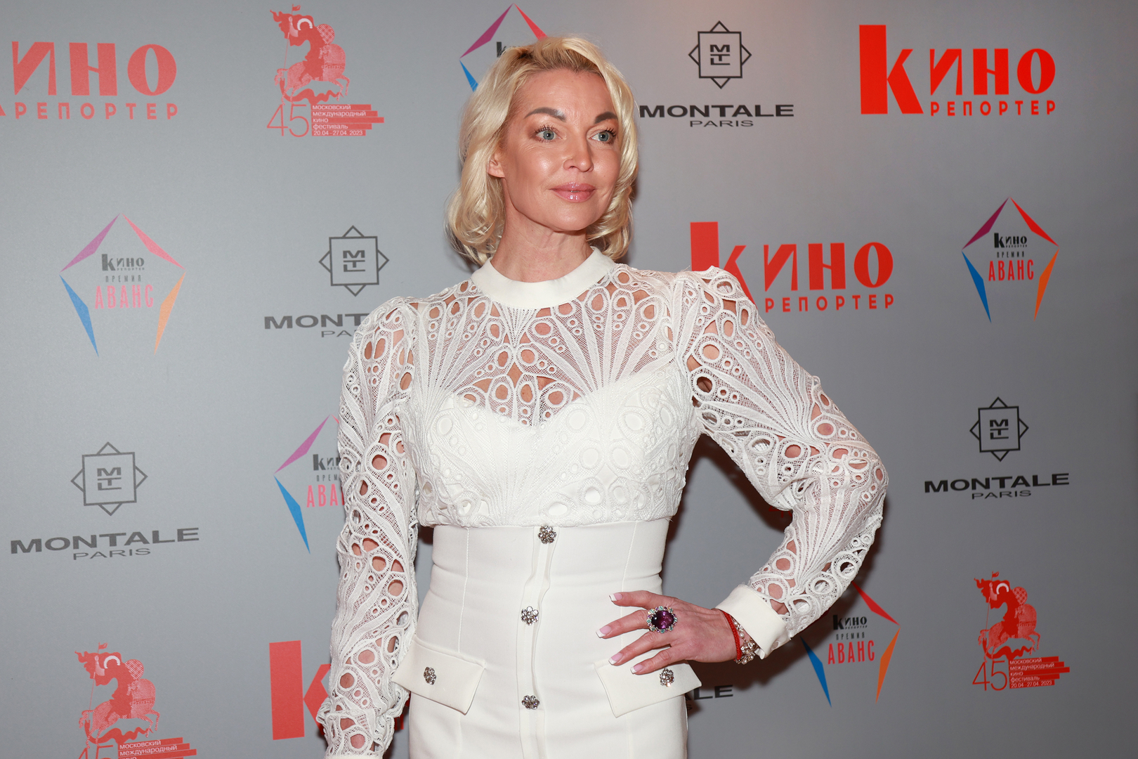 Анастасия Волочкова получила кольцо за 5 миллионов от нового ухажера