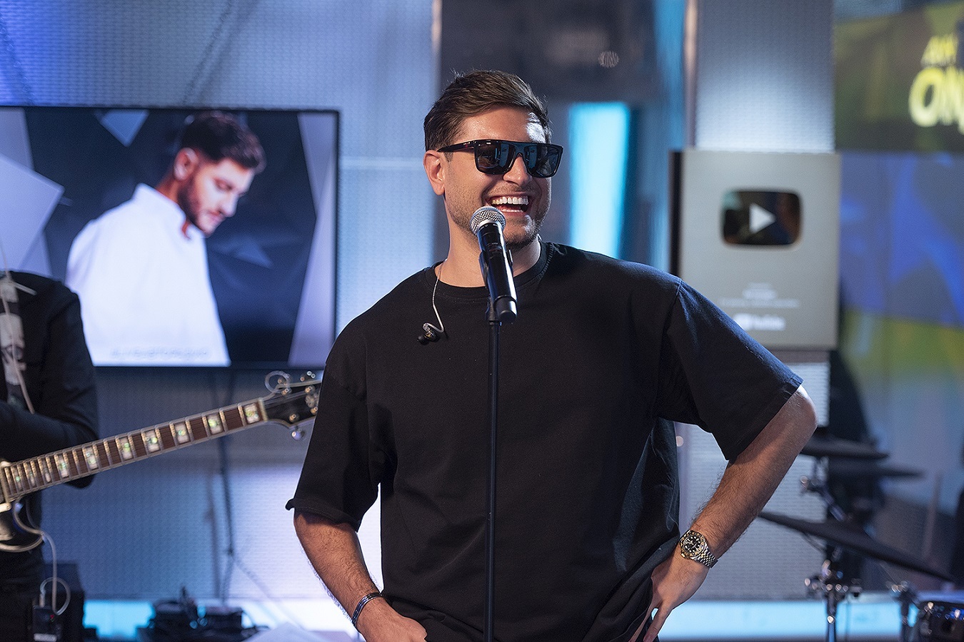 Keith richards 1992. исполнители и музыканты элвис пресли. фестиваль безумные дни в екатеринбурге зрители. как стать музыкантом. артем баскаков контрабас.