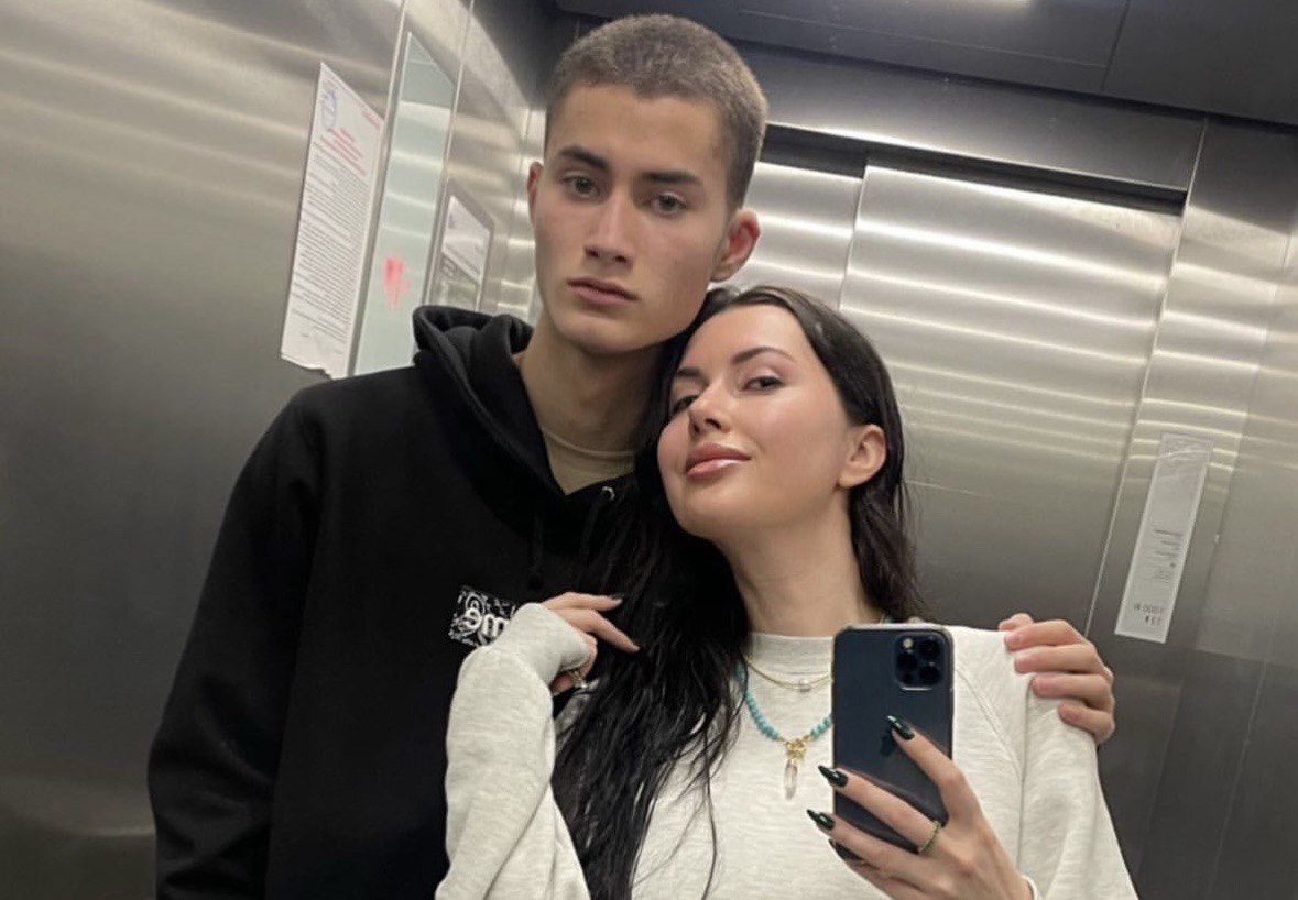 Секс стриптиз қырынған письки Корей әйелдер большие жопы 20 еркек балапанды кезекпен силайды