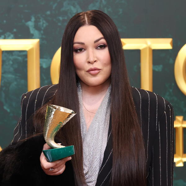 Бейне режиссерлері бар порно секс видеолар Белгісіз спортшыны алдап жыныстық қатынасқа түсірген.