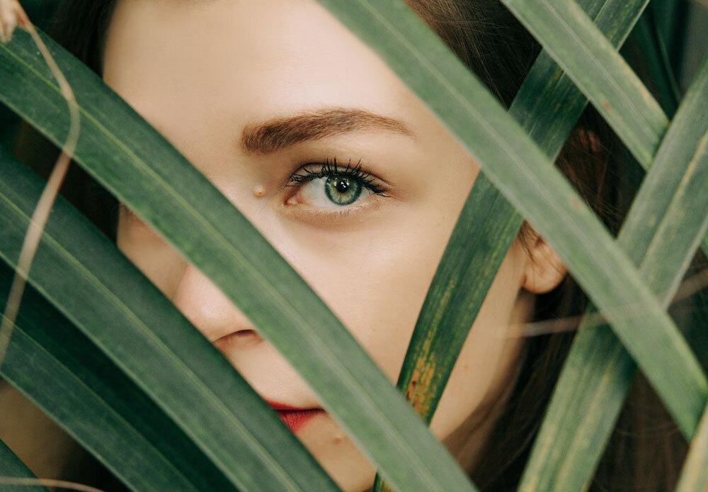 Ламинирование бровей: плюсы, минусы и возможные опасности модной процедуры