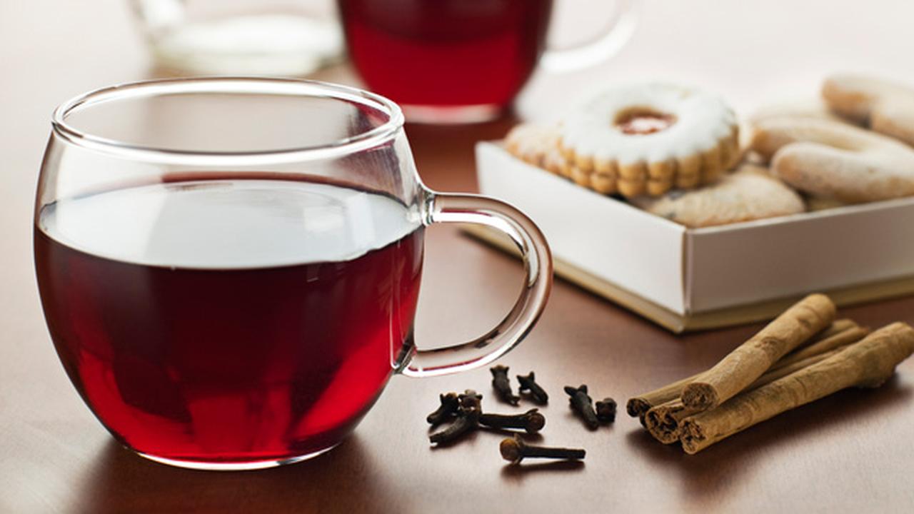 зеленый чай кардамон. гвоздики можно чаем пить. чай с корицей. гвоздика для понижения давления. связанный чай.
