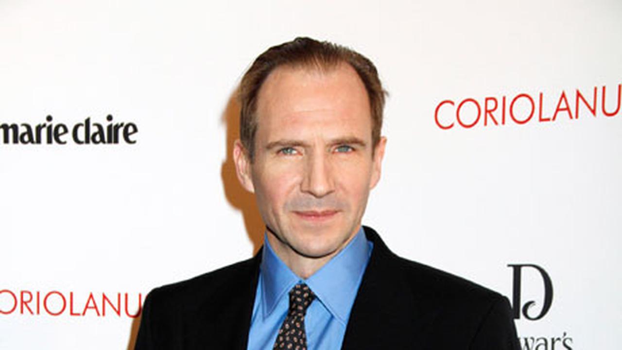 Ральф файнс фото. Ральф файнс. Рэйф файнс в уфе. Онли файнс. Рейф сполл рэйф файнс.