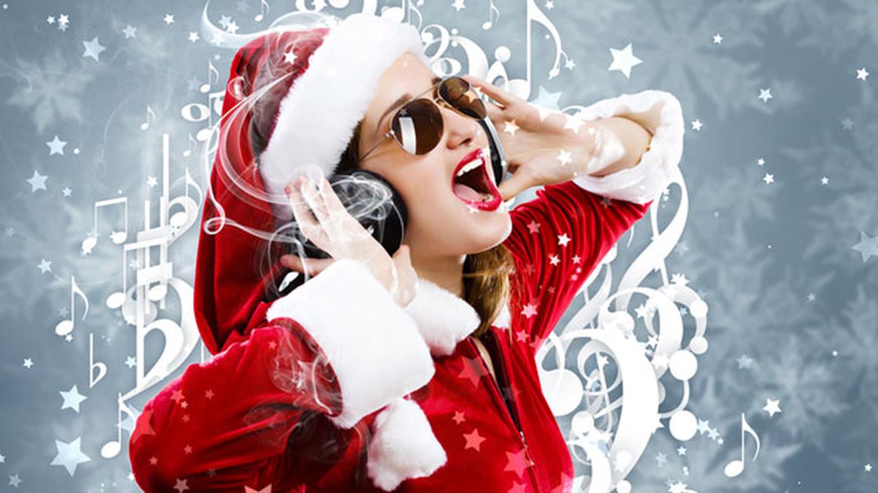 Музыкальный новый год 2024. Рождественское радио. Красивый арт девушка Санта. Русское радио новогодний.