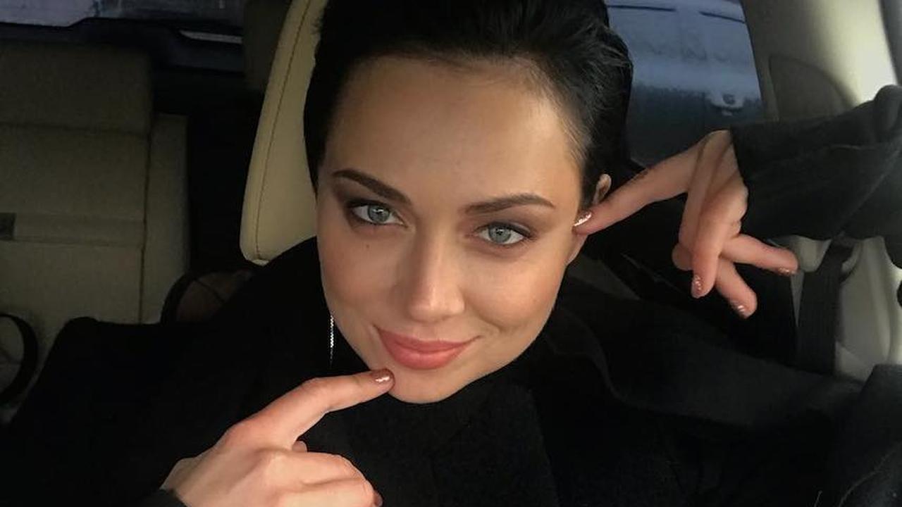 Настасья самбурская. Самбурская. С кем сейчас самбурская. Настасья самбурская 2022. Настасья самбурская портрет.