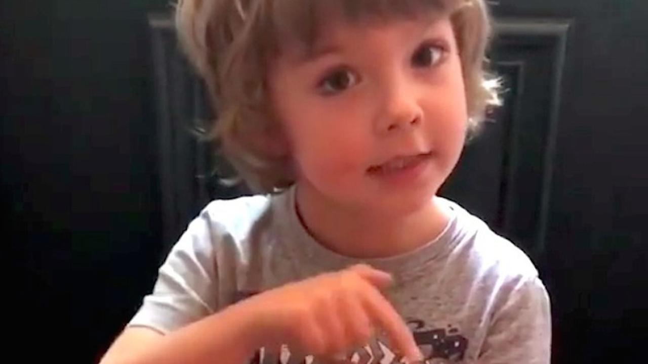 Максим галкин с сыном. Алла григорьевна мазур сын артем. Алла костромичева с сыном. Сын аллы. Иван воропаев сын аллы.