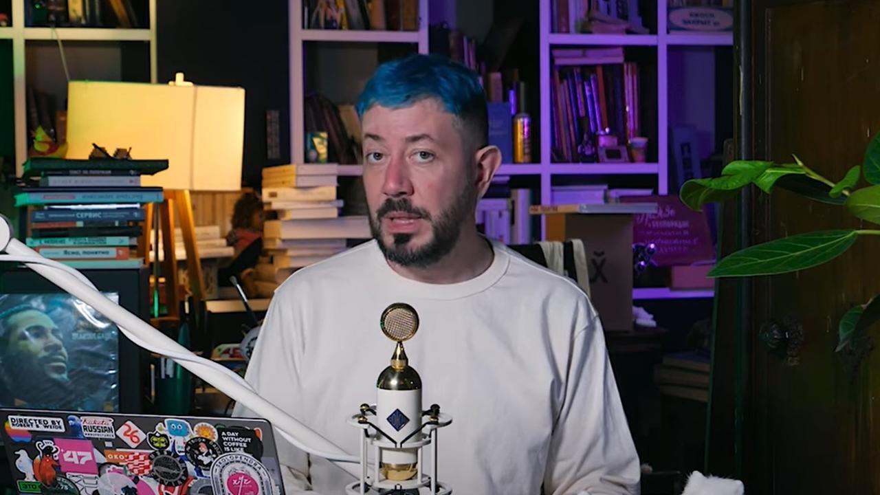 &laquo;Качество *****&raquo; : Артемий Лебедев объяснил, почему россияне не читают конституцию