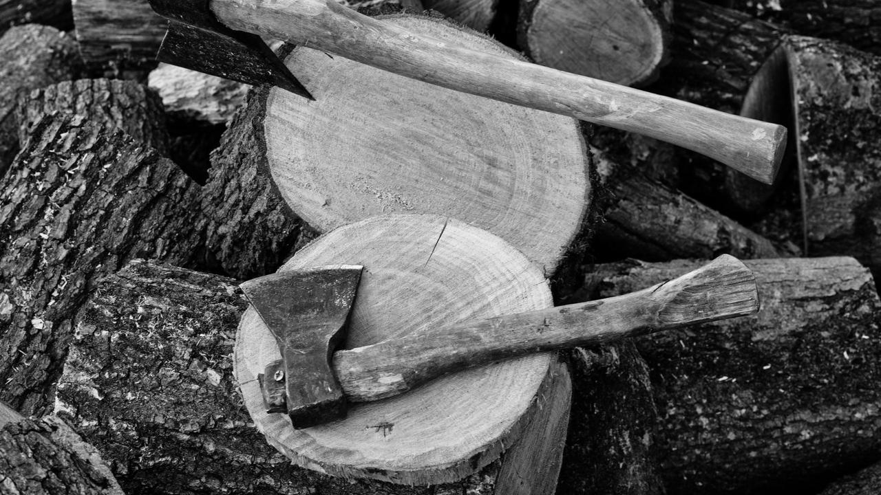 Вооруженные топорами мигранты напали на прохожих в Магнитогорске - Страсти