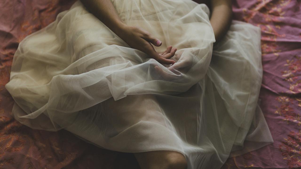 Как носить полупрозрачные платья: секреты стилиста Майоровой: Новости ...