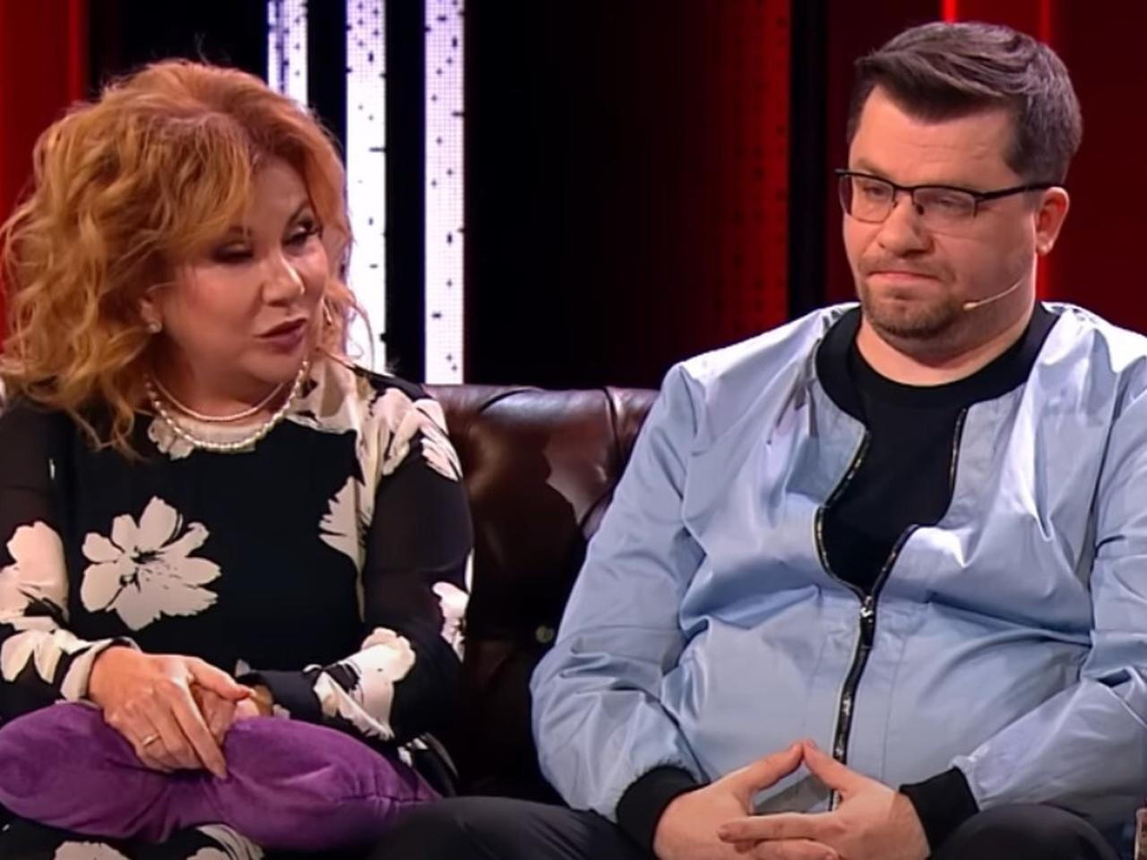 Дуэт харламов и федункив. И ф харламов. Камеди вумен федункив и гудков экстрасенсы. Камеди клаб харламов и федункив. Камеди клаб харламов и федункив.