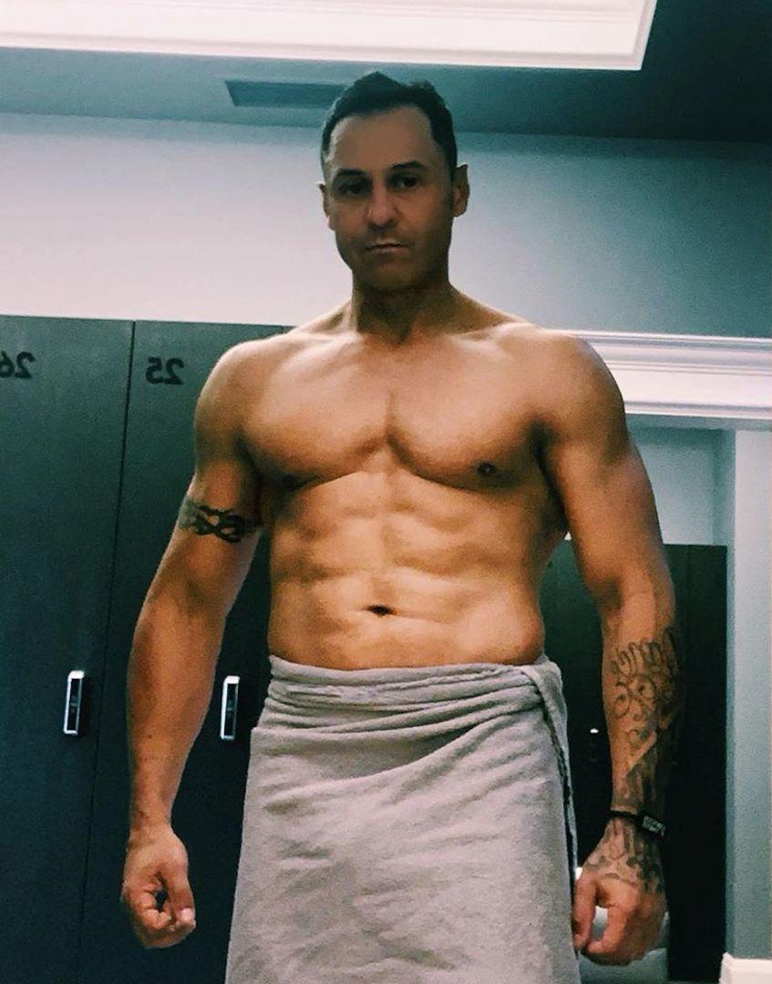 48-летний Стас Костюшкин показал пикантное фото: «Мне опять 18» - Страсти