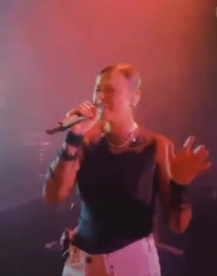 Поклонники певицы Лены Темниковой поздравляют ее с беременностью