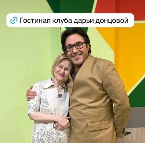 Похоронившая мужа Донцова показала фото с любимым мужчиной: не расстаются 25 лет
