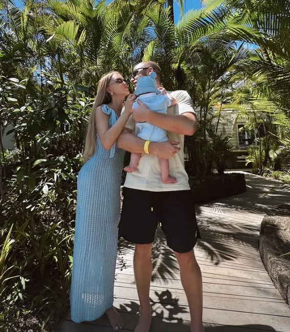 Мария Погребняк опубликовала редкое фото с мужем и сыном