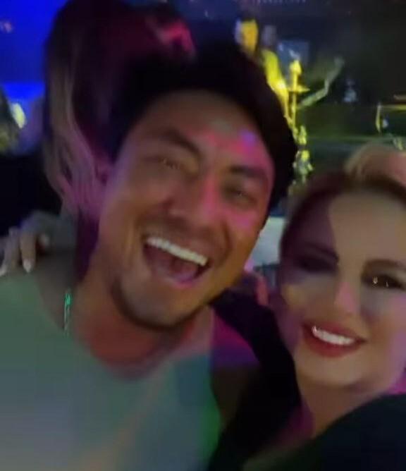 Анна Семенович впервые показала мужа