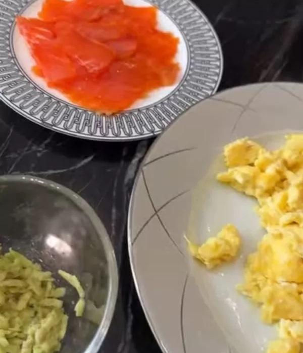 «Сейчас без хлеба»: располневшая Алсу показала, что ест на завтрак