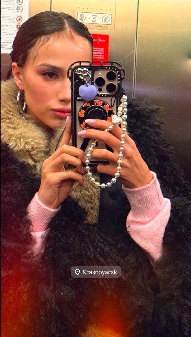 «Неземная красота»: Загитова перестала скрывать лицо после очередного похода к косметологу