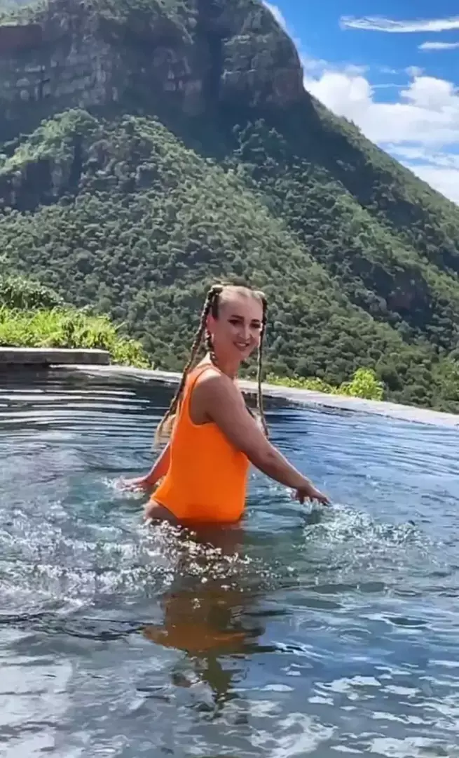 «Ольга станет мамой»: Бузова перестала скрывать большой живот