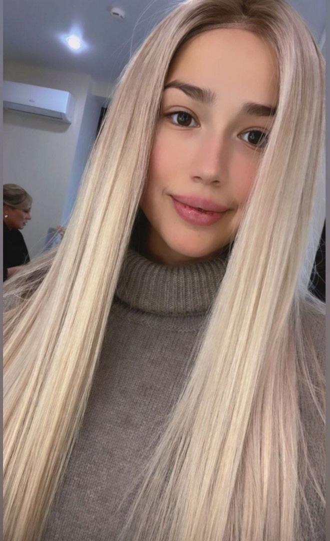 Смелое преображение Алины.  Фото из Telegram-канала фигуристки