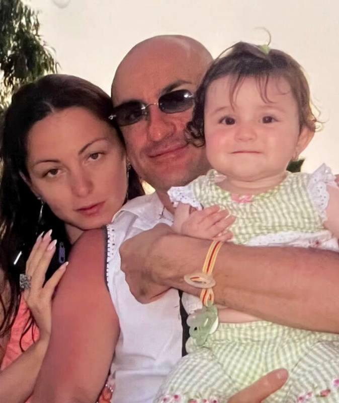 Дочь певца Михаила Турецкого показала, как ее родители выглядели 15 лет назад