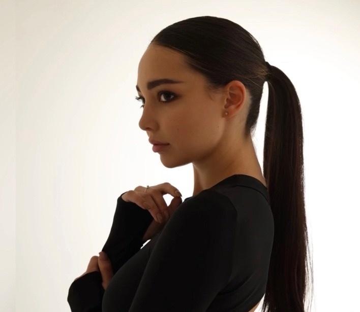 «Выступи красиво»: гимнастка с 15-летним опытом об эмоциональном давлении тренеров и «закулисье» соревнований