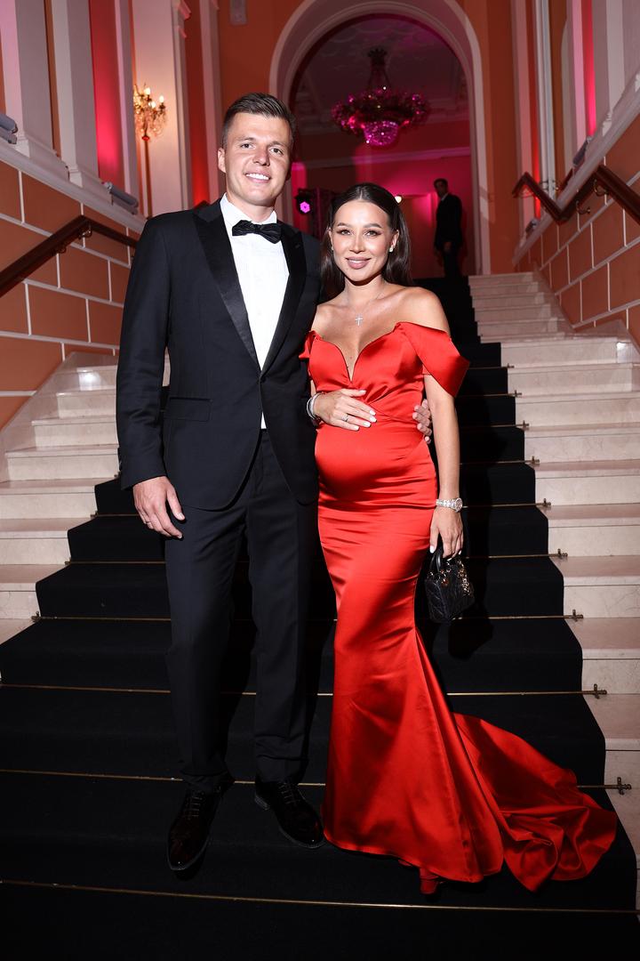 «Модного чутья заметно не хватает»: дизайнер назвала фаворитку в битве стилей жены Natan и блогерши Лерчек