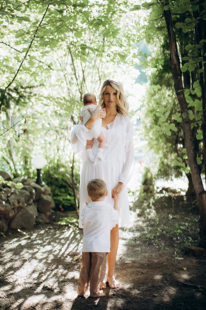 «Потому что не было тебя»: певица Женя Малахова вернулась на сцену и рассказала о жизни, детях и кино