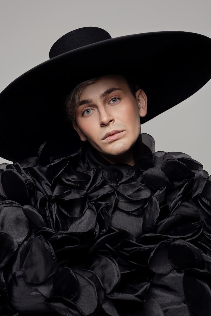 Стилист Никита Карстен