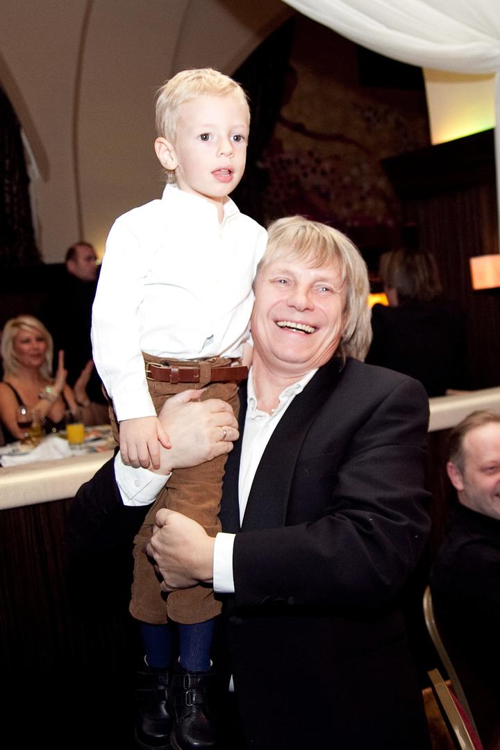 Виктор Салтыков с сыном Святославом в 2011 году