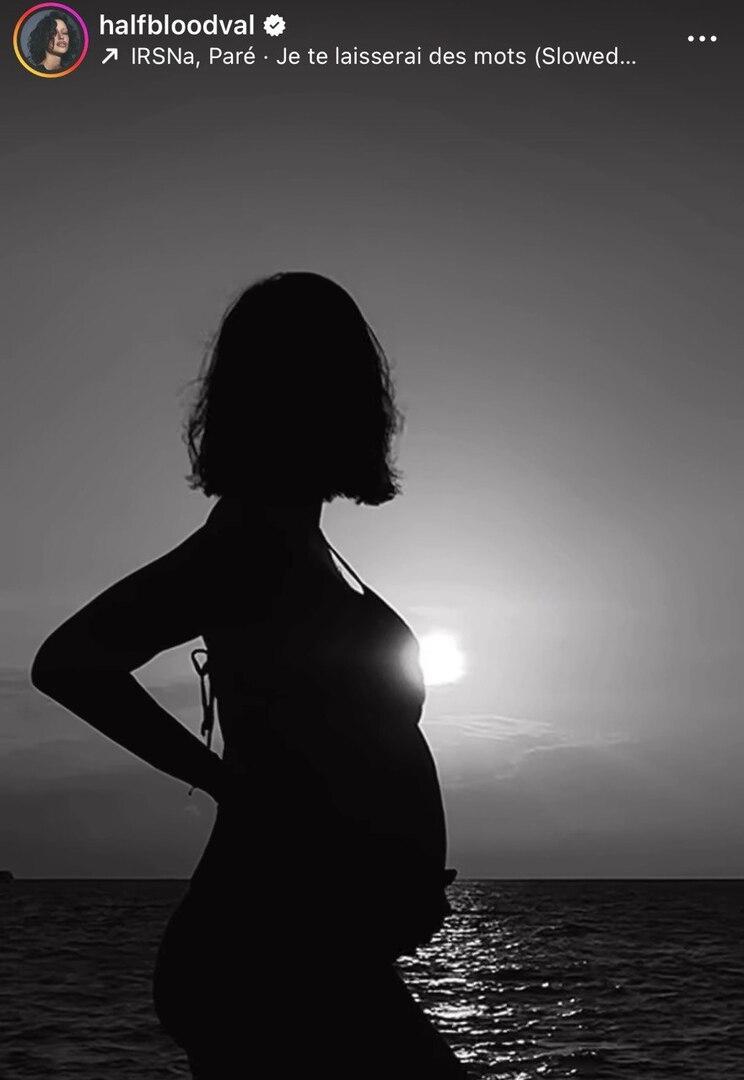 Возлюбленная Тимати Валентина рассекретила беременность, показав фигуру на пляже