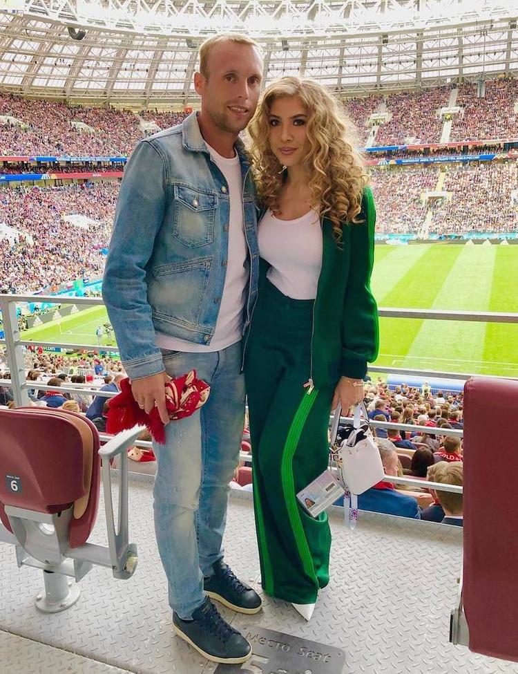 kto komu izmenyal futbolist denis