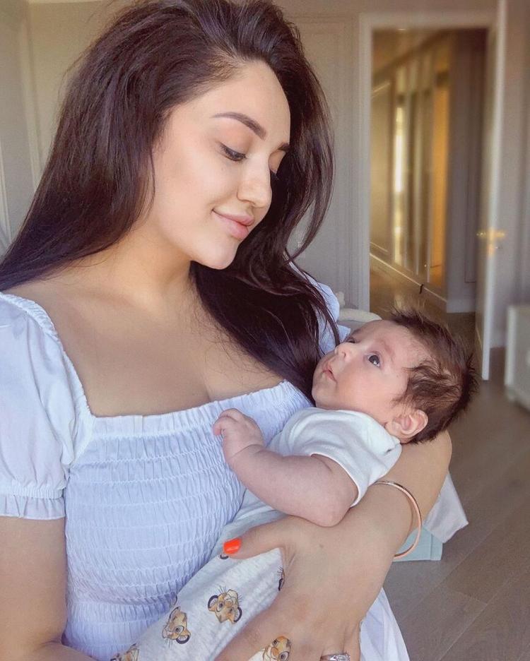 Секс Юная Мама С Сыном Русские