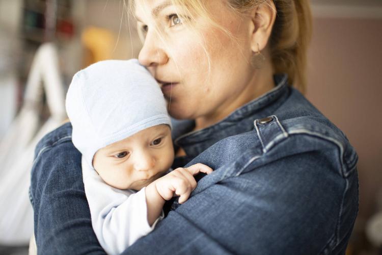 В жизни бывают различные ситуации, когда срочно нужно мыслить головой и защищать свои права. Одной из таких неприятностей может быть увольнение обманным путем во время декретного отпуска. Для многих женщин, находящихся в отпуске по уходу за ребенком, это реальность, с которой им приходится сталкиваться. Однако не все знают, что у них есть права и возможности бороться за справедливость.