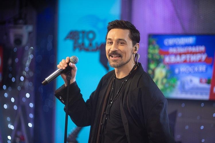 Люся Чеботина, Дима Билан и Митя Фомин устроили новогоднее чудо для поклонников