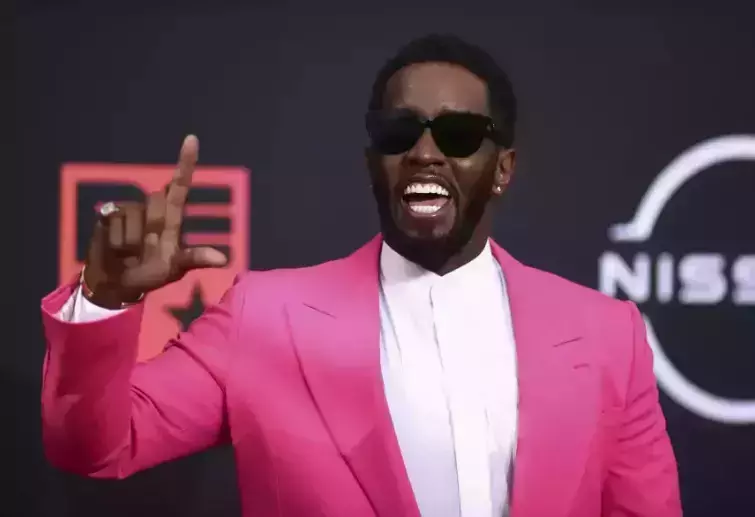 Рэпер P.Diddy в тюрьме работает помощником каппелана в библиотеке при часовне