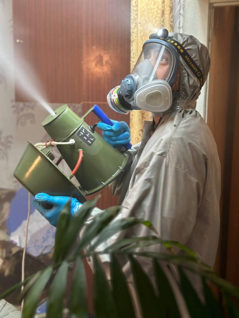 «Во время обработки они ползают по тебе»: дезинсектор со стажем рассказал о трудностях и тонкостях профессии
