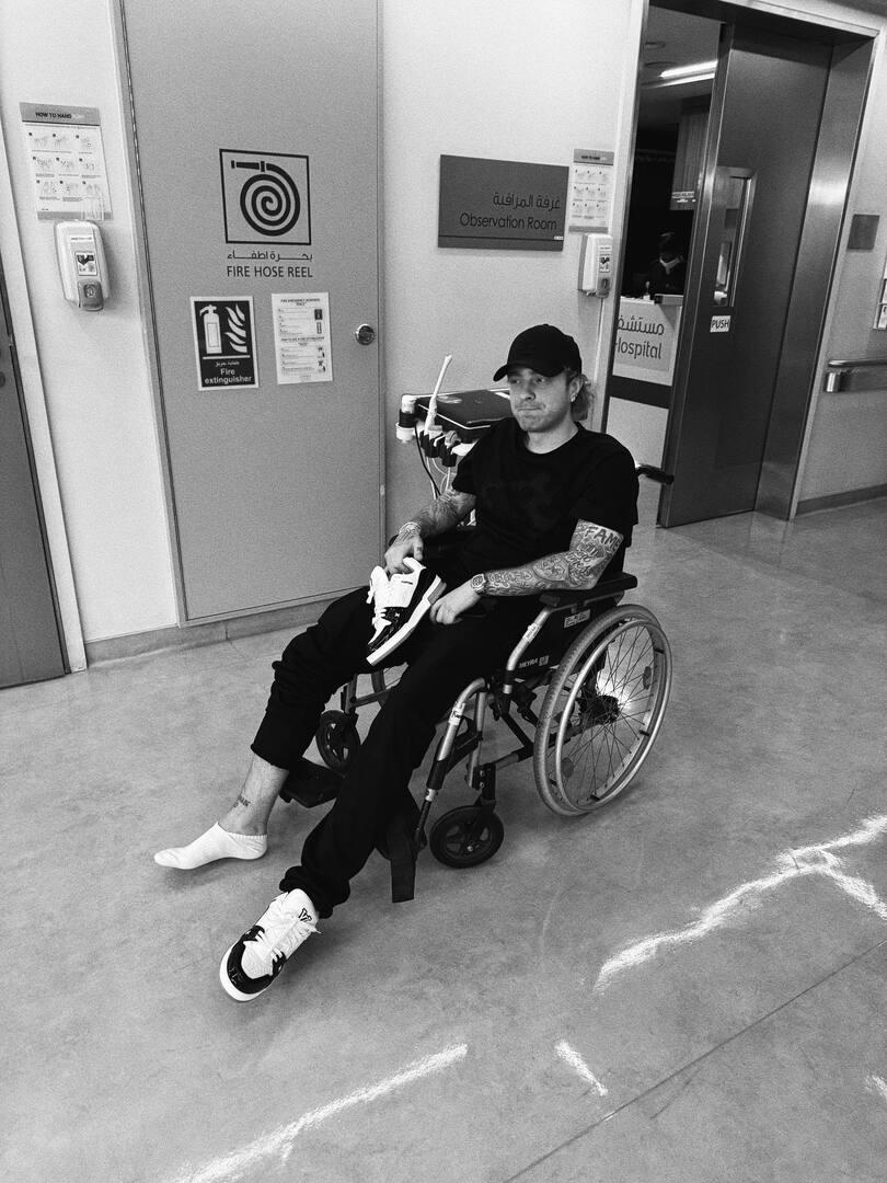 «Со всей дури оступился»: Егор Крид получил серьезную травму ноги