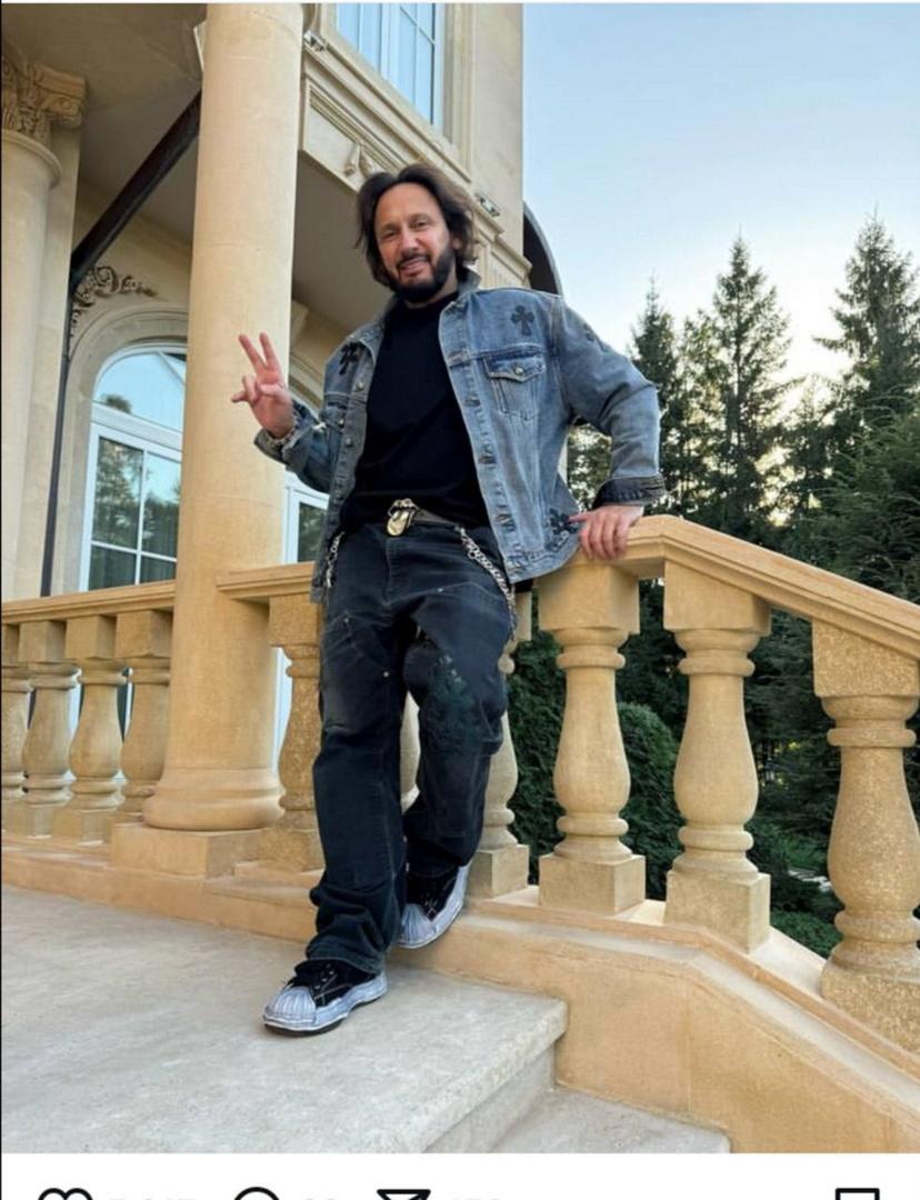 55-летний певец Стас Михайлов снялся в джинсах и ботинках почти за 2 млн рублей