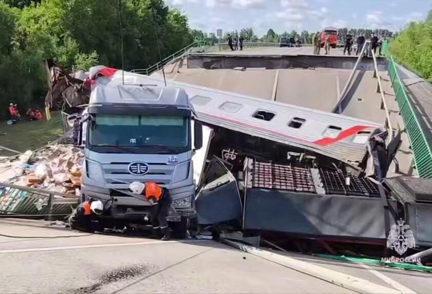 «Помогите! Помогите!»: что происходило в первые секунды после подрыва моста с поездом в Брянской области