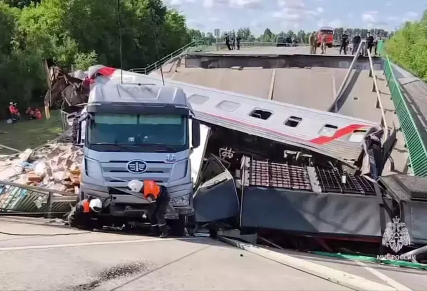 От 300 тысяч до 1,5 млн рублей: губернатор Брянской области Богомаз сообщил о выплатах после крушения поезда