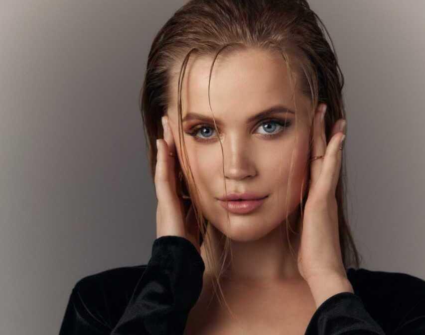 Порнозвезда Робигуд вспомнила, как ей стало плохо на встрече с бизнесменом в Москва-Сити