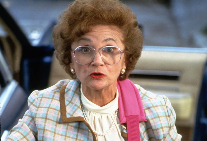 Чем знаменита и как выглядела в молодости актриса из знаменитой комедии с Сильвестром Сталлоне