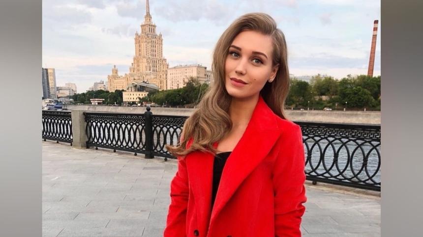 «Наши родители – бандиты»: Кристина Асмус раскрыла правду о своем детстве