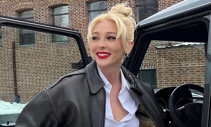 Настя Ивлеева призналась, что чуть не расплакалась, когда в «ЧБД» комики «задели» ее клитор